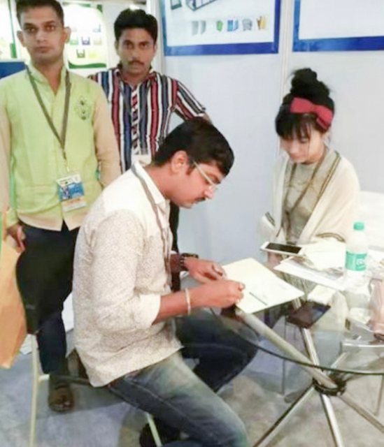 معرض الهند لشركة آلة ختم حلقة المقبض